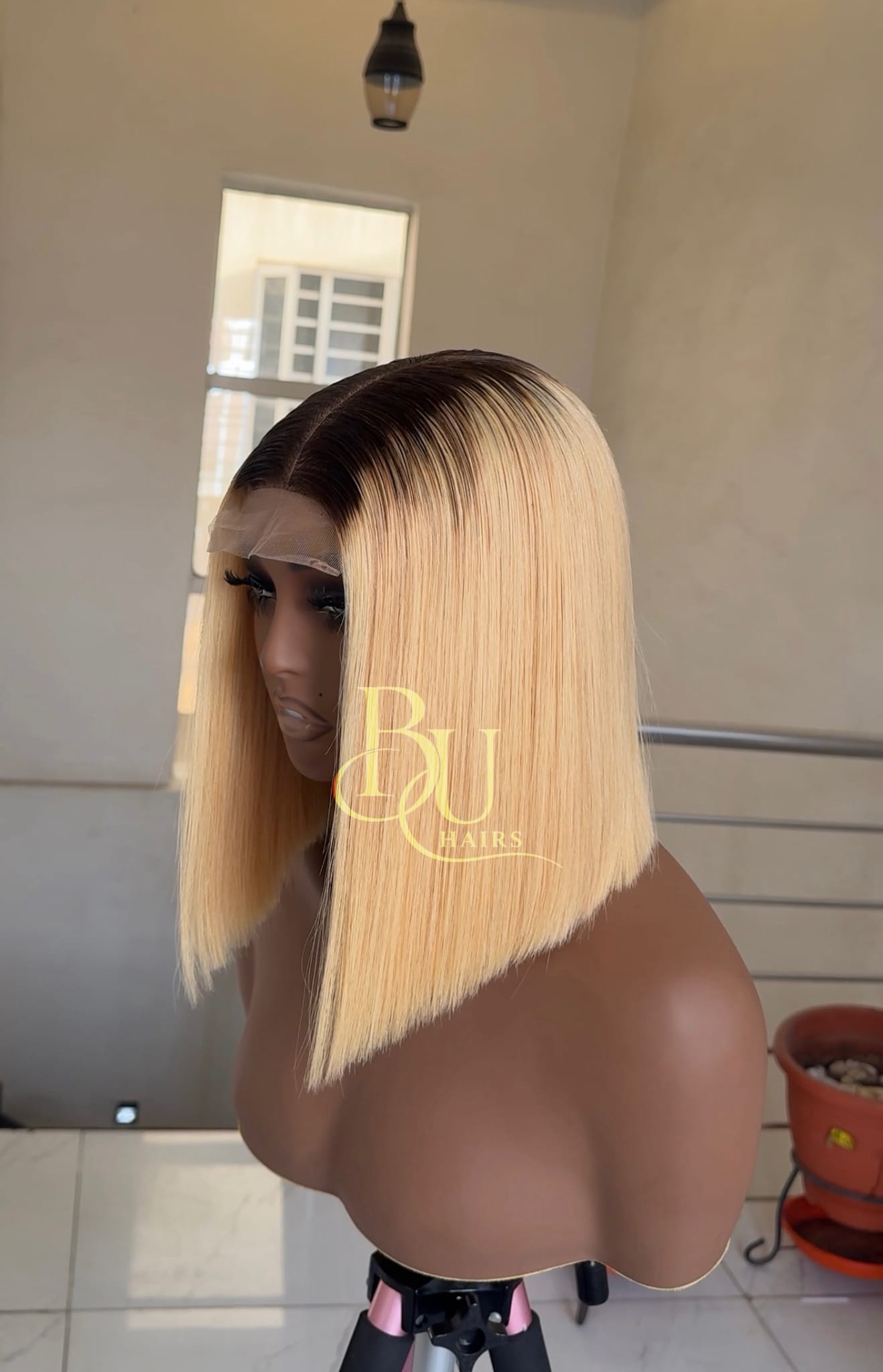 Blonde (8” - 10”) SDD 2x6 Dark Roots Bone Straight Wig 4 Blonde (8” - 10”) SDD 2x6 Dark Roots Bone Straight Wig - Image 4