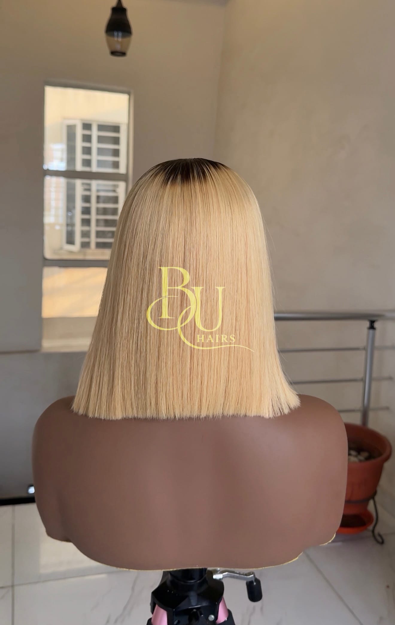 Blonde (8” - 10”) SDD 2x6 Dark Roots Bone Straight Wig 2 Blonde (8” - 10”) SDD 2x6 Dark Roots Bone Straight Wig - Image 2