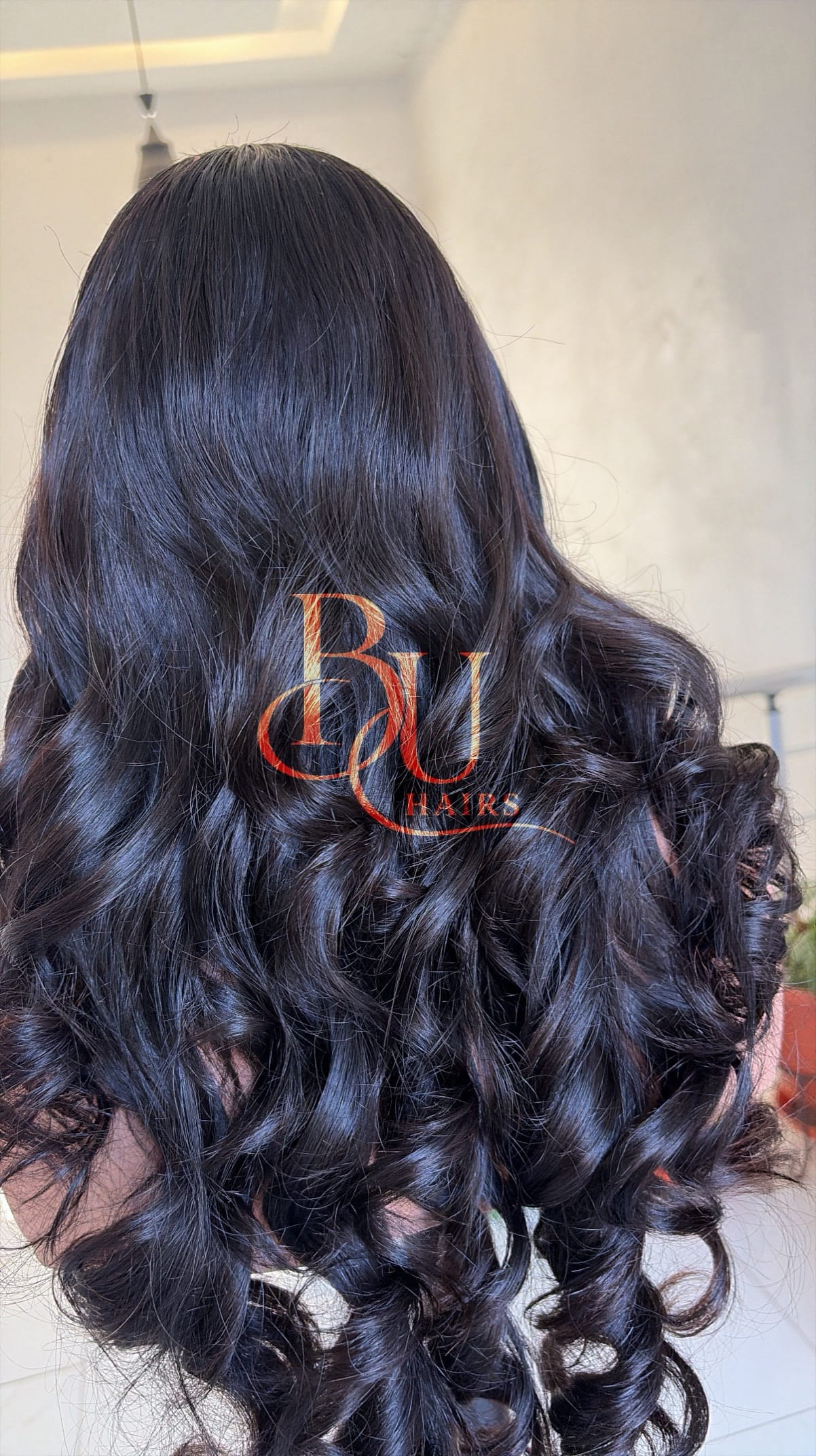 20 inches Layered SDD Bouncy Fringe Wig 3 20 inches Layered SDD Bouncy Fringe Wig - Image 3